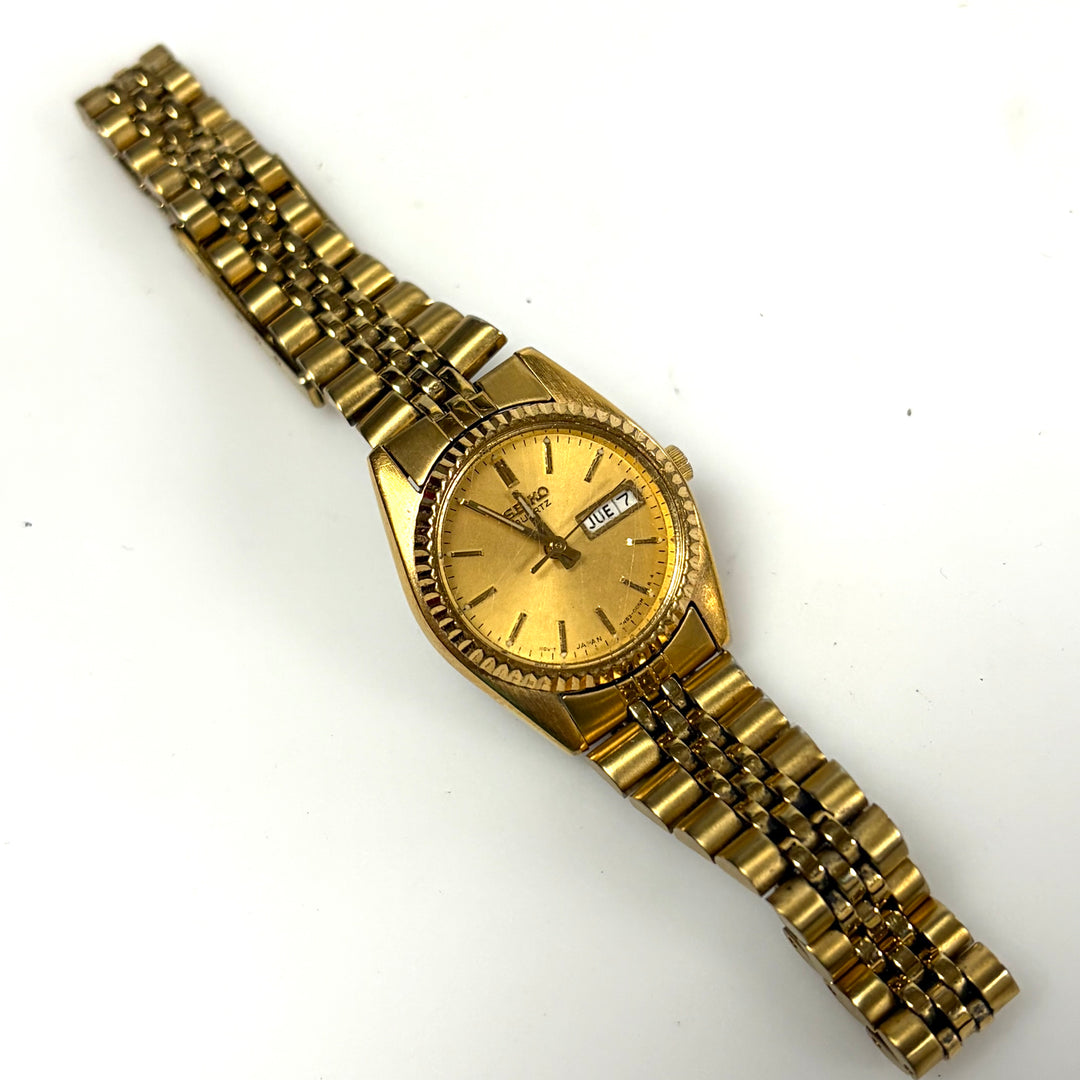 w019 Vintage Seiko Quartz "Presidential style" day-date Gold Tone Wrist Watch