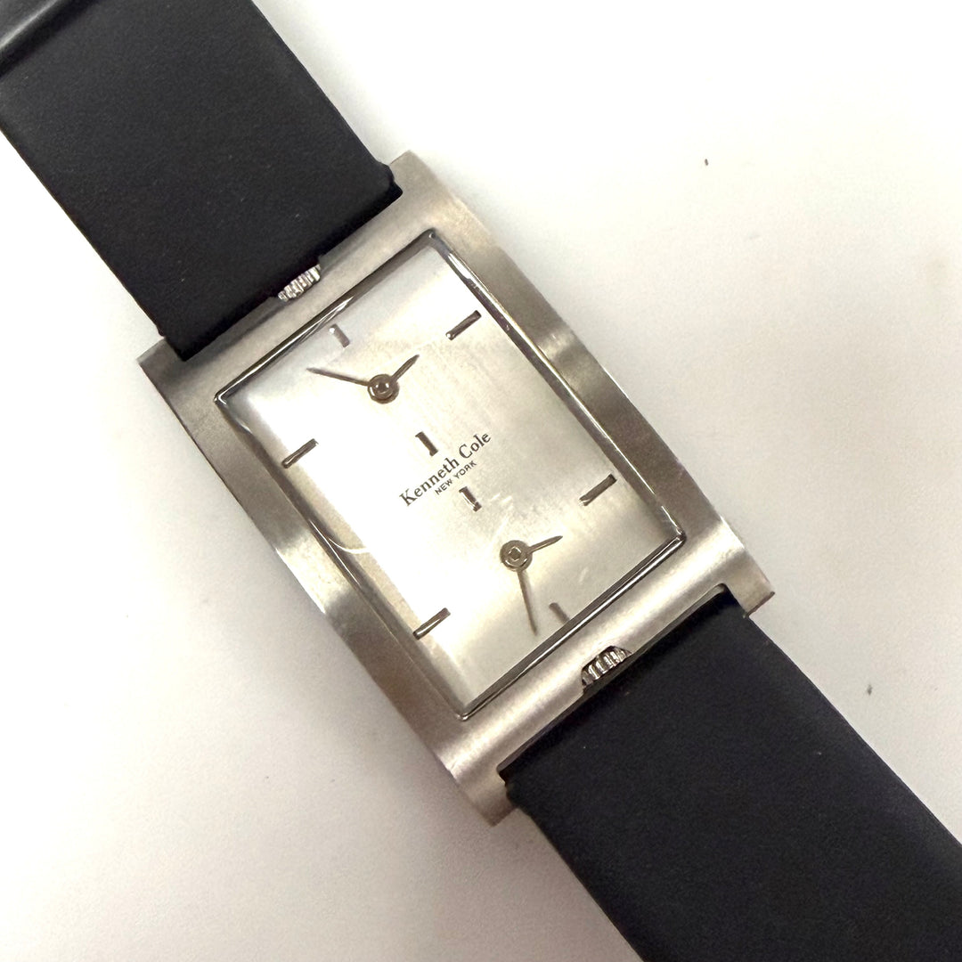 w037 Vintage Kenneth Cole New York Dual Time Zone Wrist Watch Model KC1132