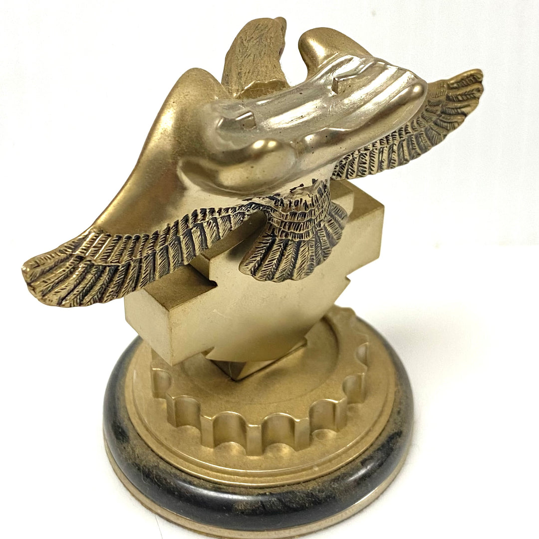 w074 vintage Franklin Mint Harley-Davidson Low Rider Pocket Watch & Eagle Stand