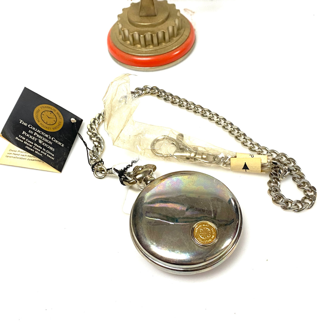 w077 Vintage Franklin Mint Harley-Davidson 1948 Panhead Collector's Pocket Watch & Eagle Stand