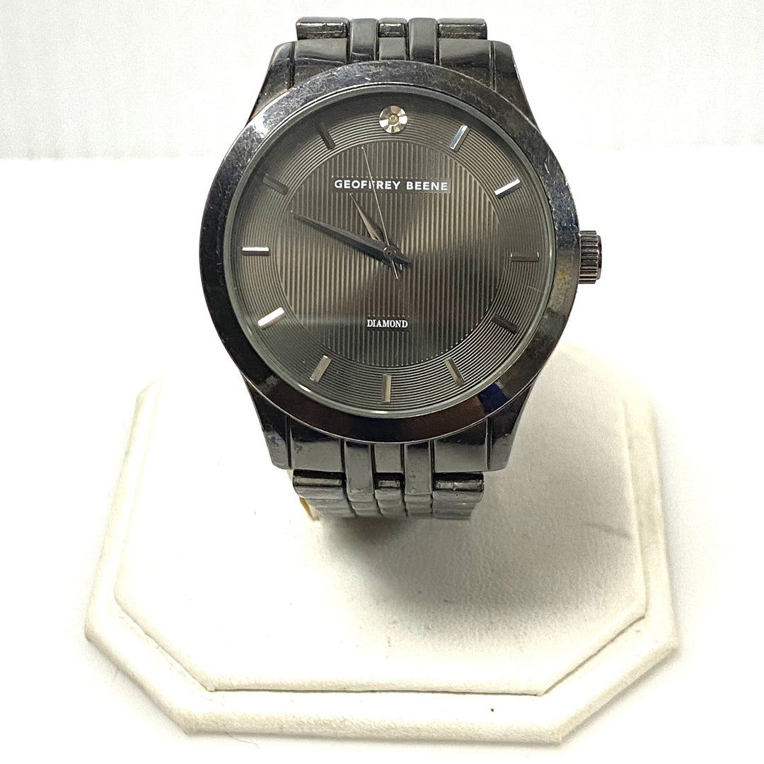 w096 Geoffrey Beene Men's Diamond Accent Quartz Men's Wrist Watch Gunmetal-tone