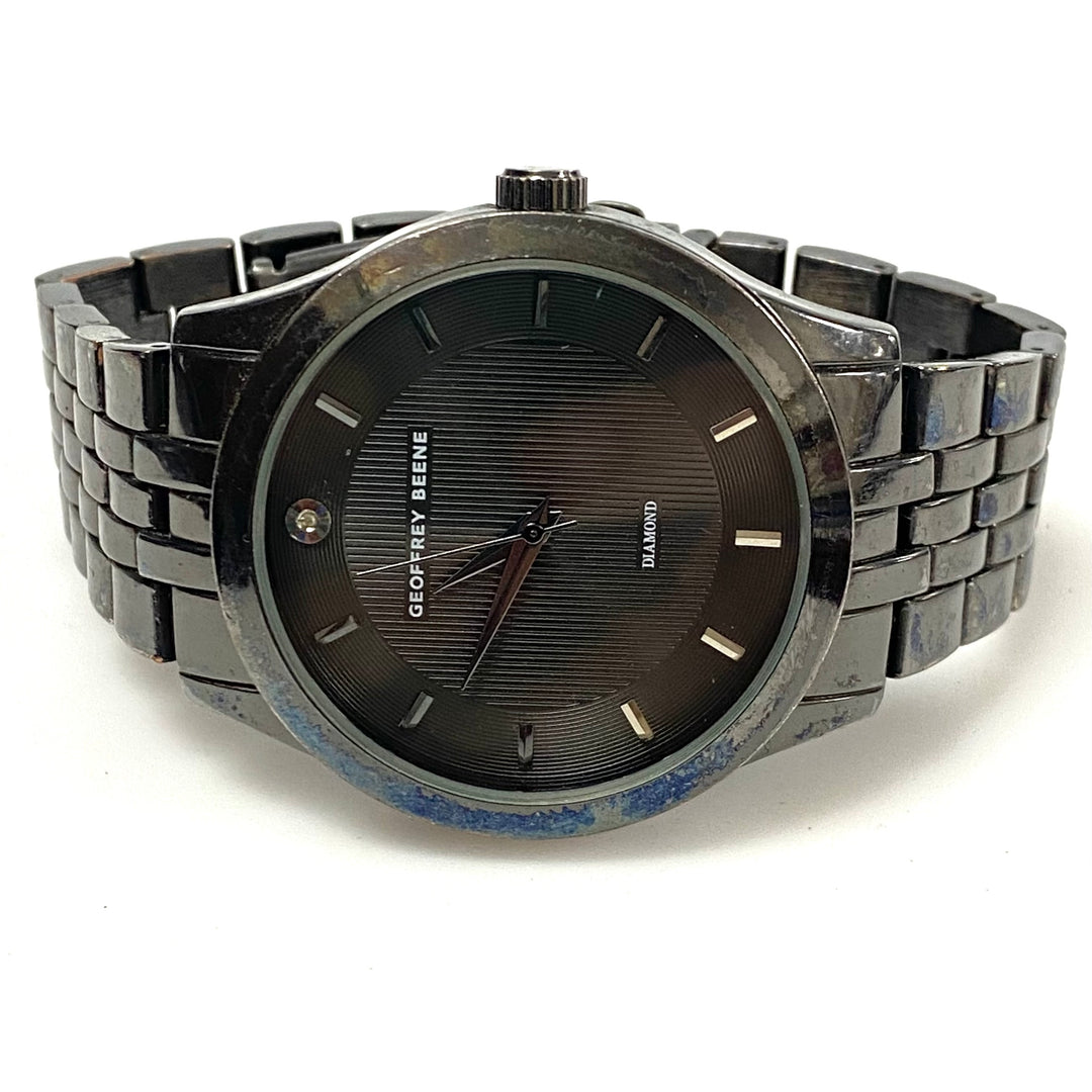 w096 Geoffrey Beene Men's Diamond Accent Quartz Men's Wrist Watch Gunmetal-tone
