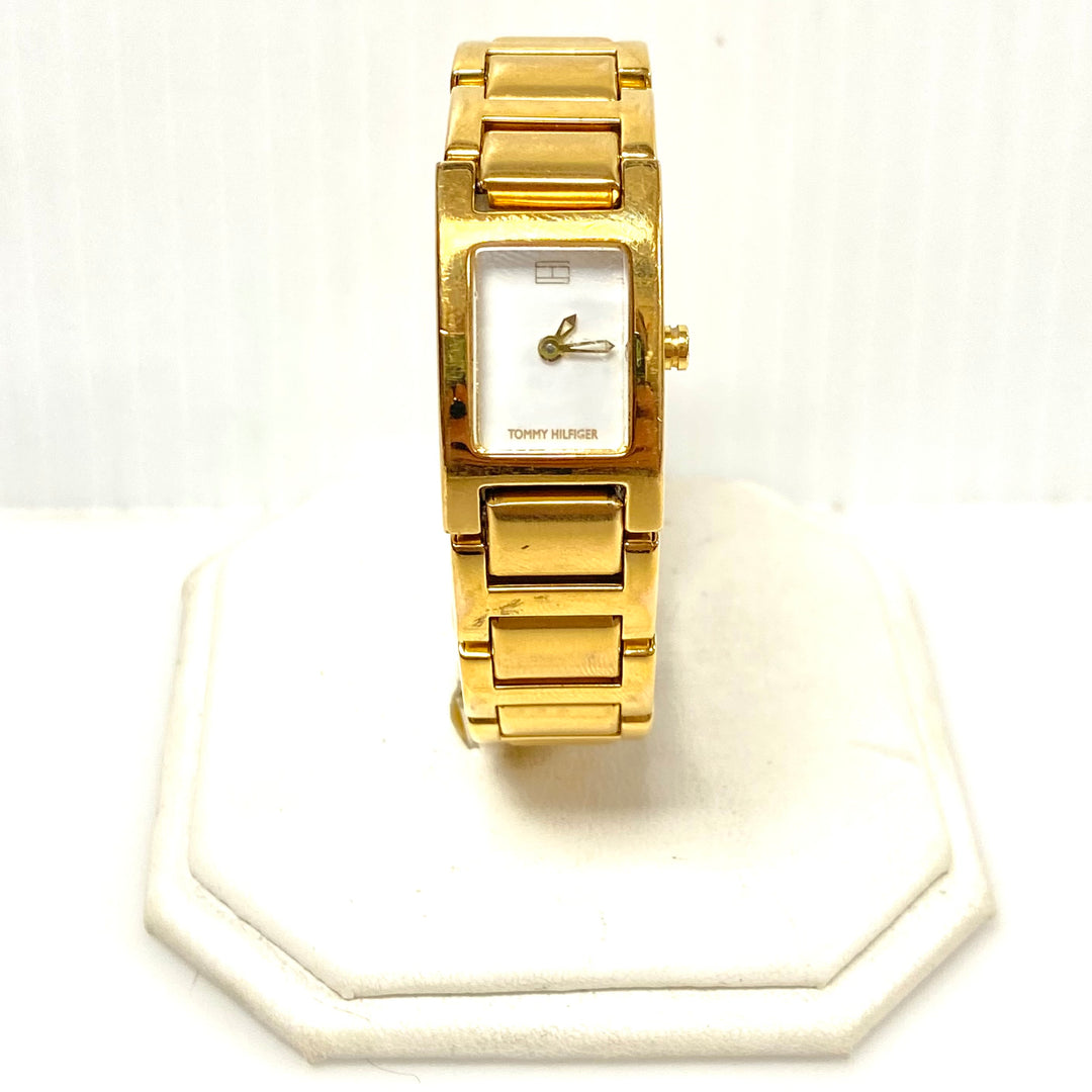 w116 Vintage Tommy Hilfiger Quartz Women's Gold-plated Stainless Bracelet Watch