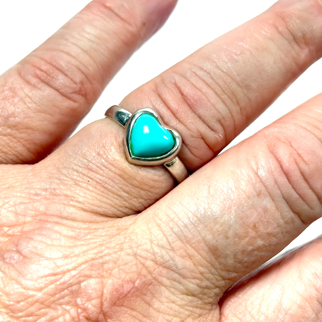 w133 Vintage Sterling Silver Cabochon Heart-shaped Turquoise Stone Ring Size 9