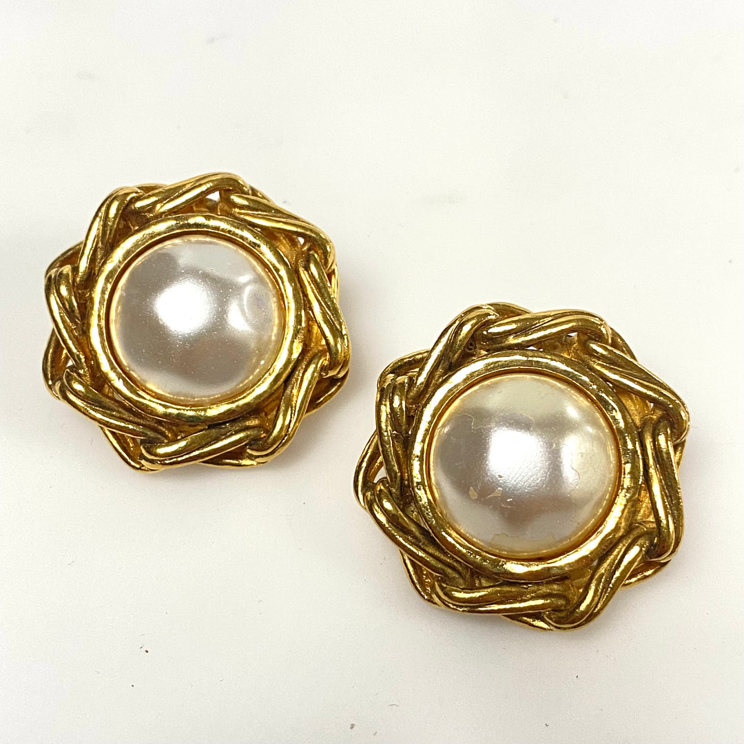 w167 Vintage Chanel Gold Plated Clip-on Earrings White Faux Pearl Cabochon