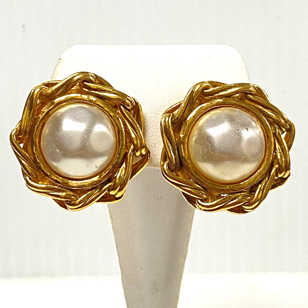 w167 Vintage Chanel Gold Plated Clip-on Earrings White Faux Pearl Cabochon