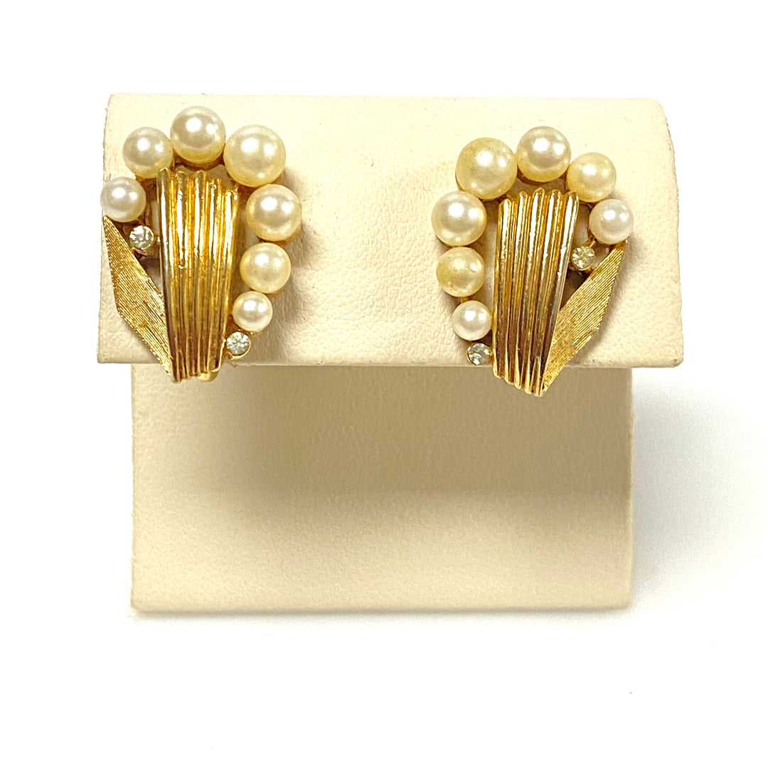 w169 Vintage Crown Trifari Clip-on Earrings Stylized Modern Faux Pear Aesthetics
