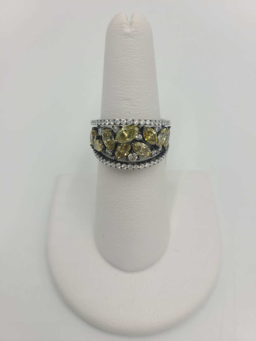 k772 Unique Ladies 18kt Fancy Yellow Marquise Diamond Ring