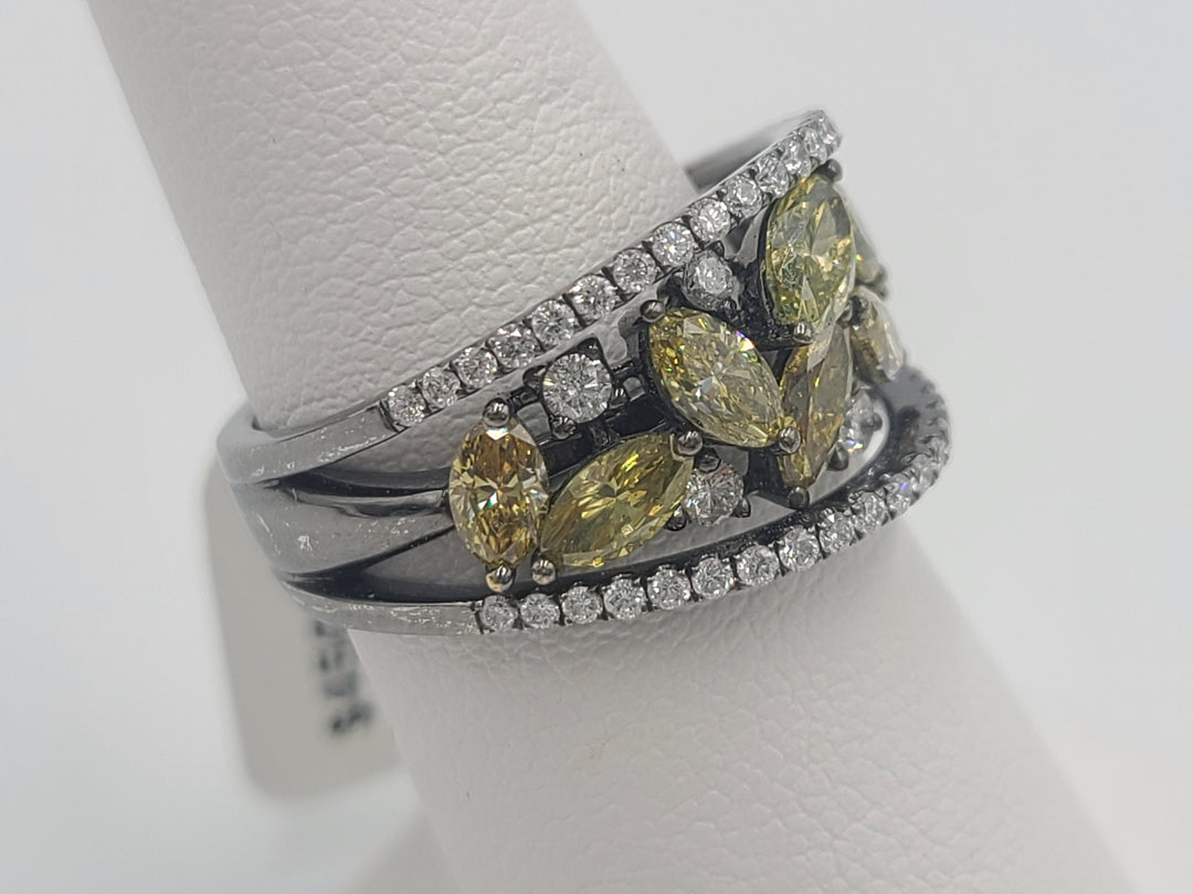 k772 Unique Ladies 18kt Fancy Yellow Marquise Diamond Ring