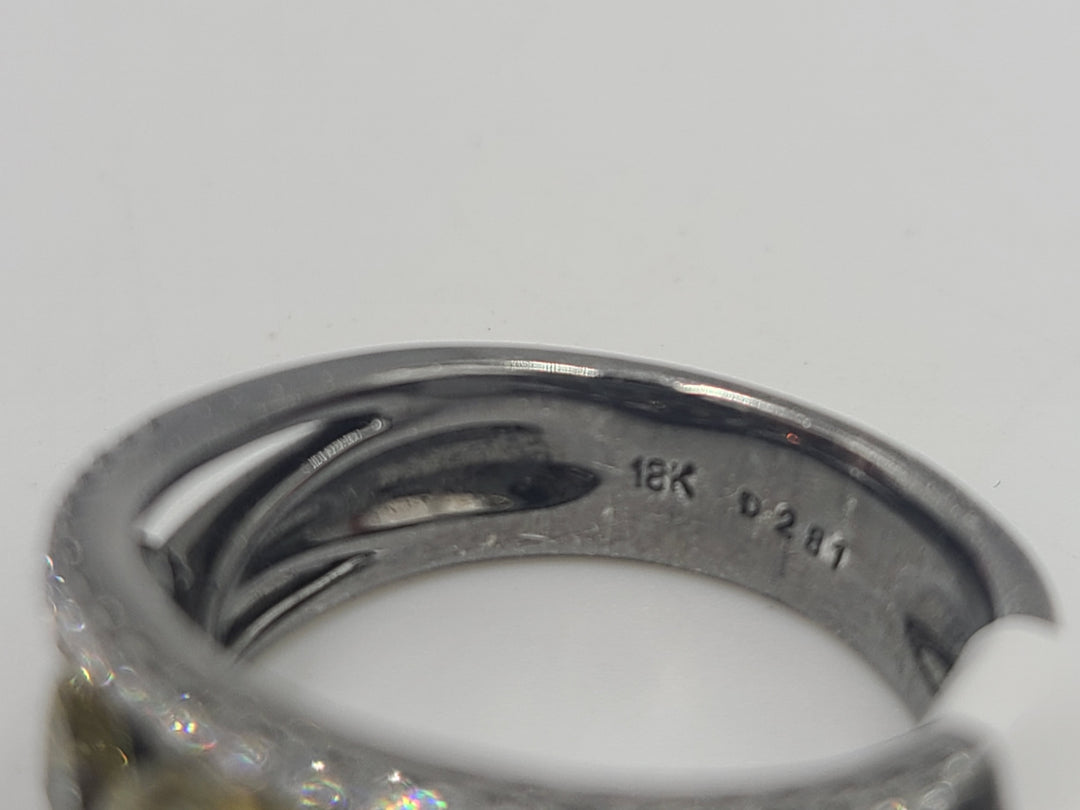 k772 Unique Ladies 18kt Fancy Yellow Marquise Diamond Ring