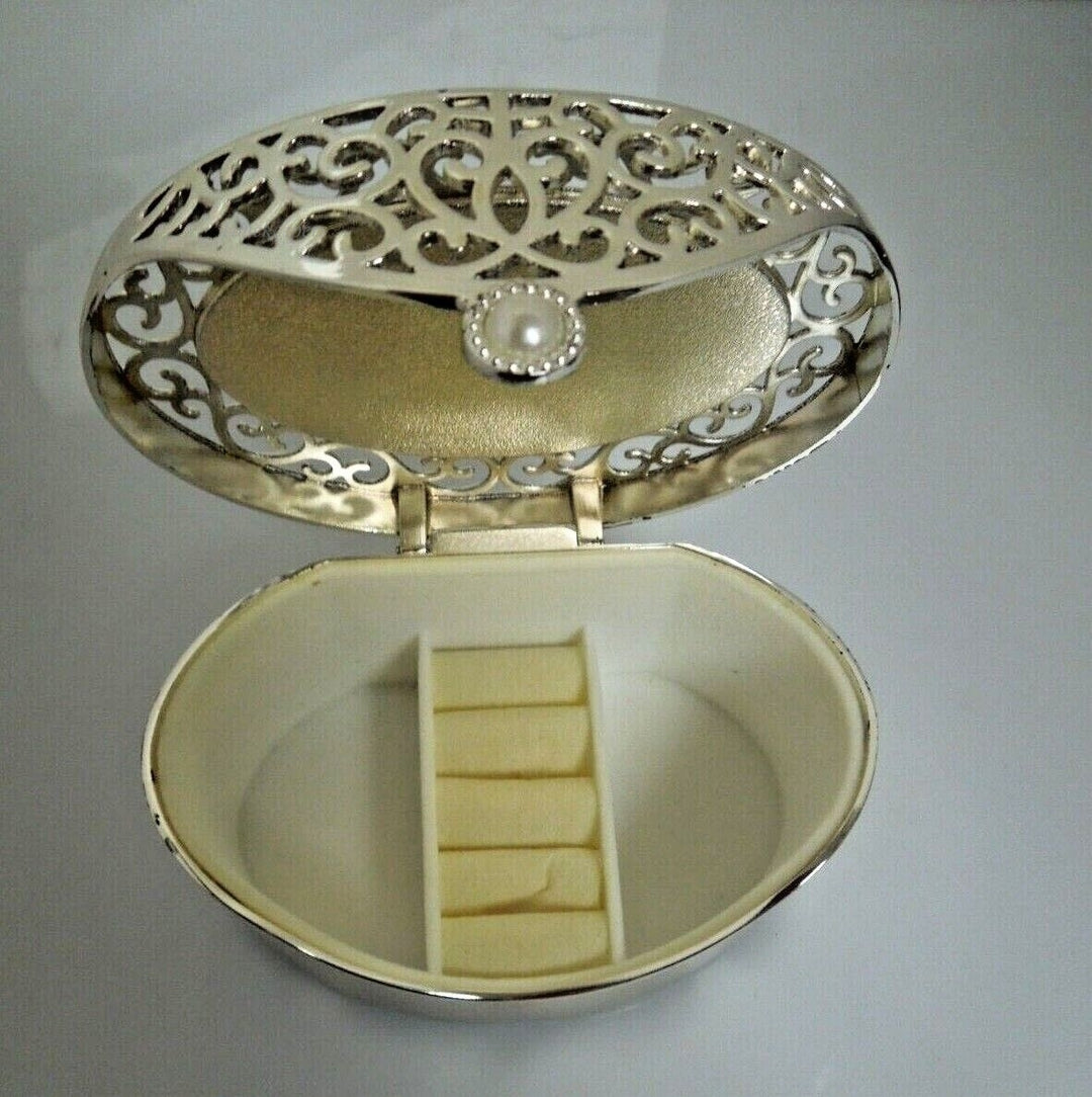 r969 Things Remembered Silver Plated Filigree Keepsake Jewelry Box-Mom Engraved