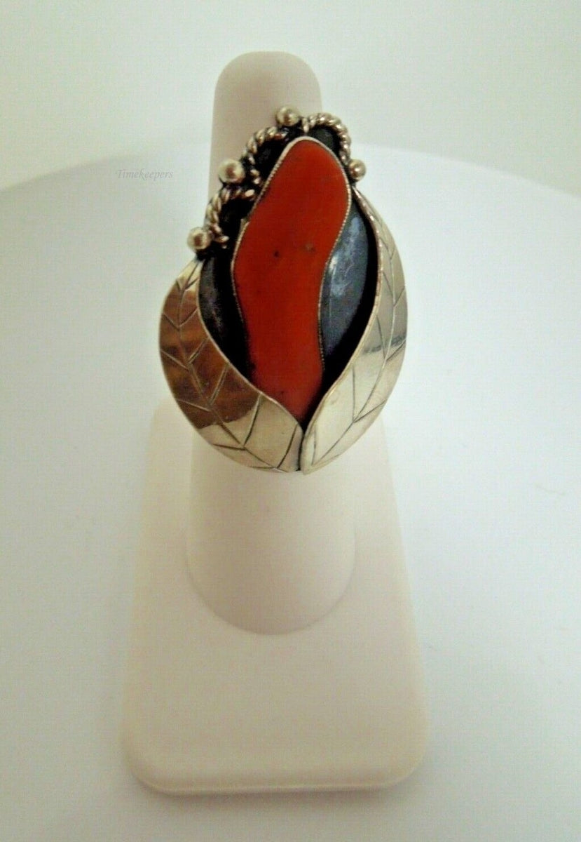 r989 Vintage Oxidized Sterling Silver Feather and Carved Branch Coral Ring Size 5.75