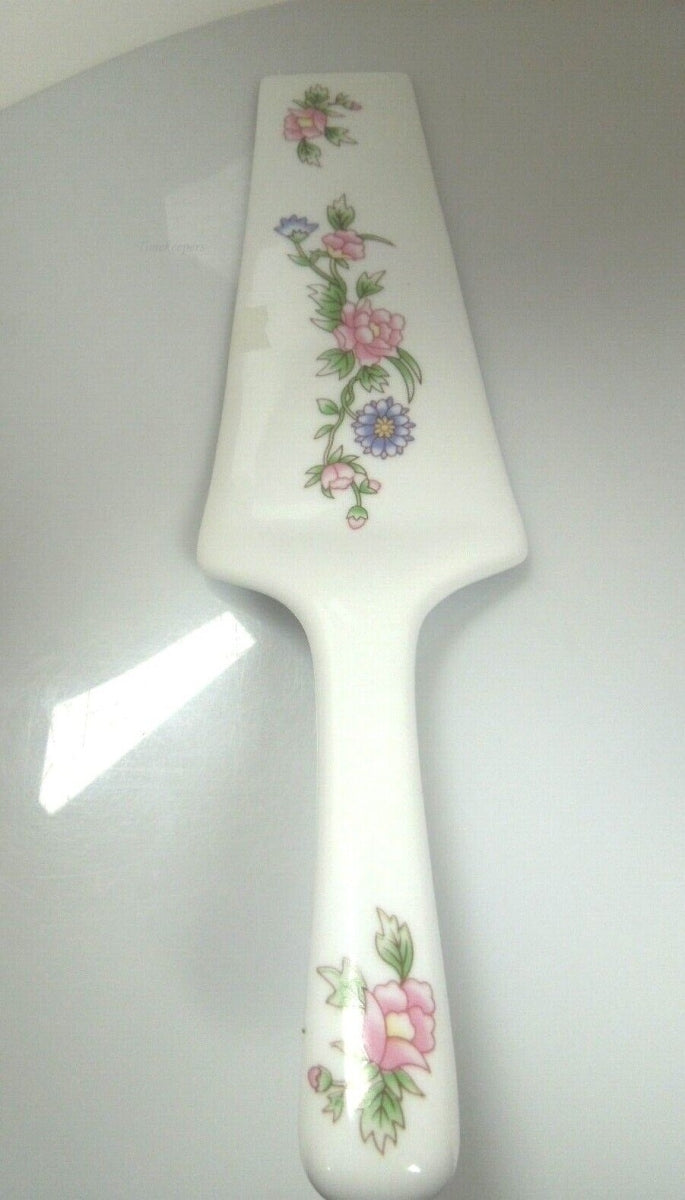 r972 Cake/pie server slicer Ceramic Floral pattern Vintage good condition Spatula 