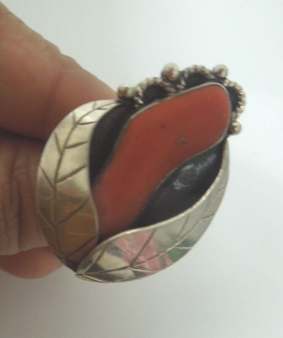 r989 Vintage Oxidized Sterling Silver Feather and Carved Branch Coral Ring Size 5.75