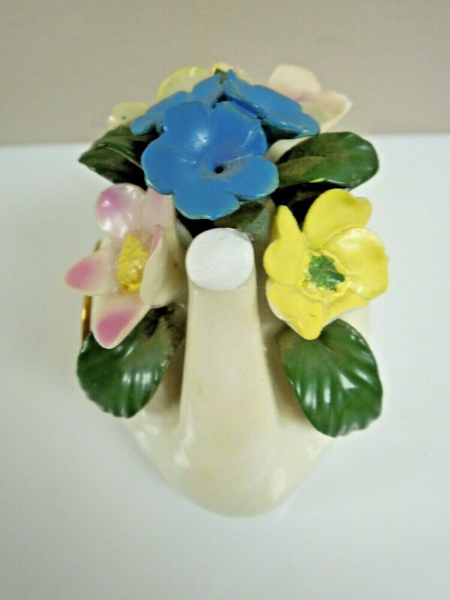 q879 Vintage Swan (with broken head and half petal) Flower White Ceramic Porcelain Swan Clock