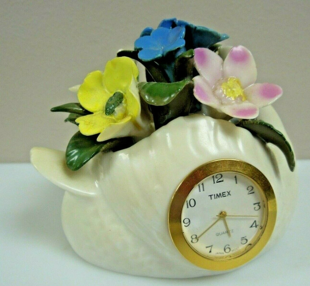 q879 Vintage Swan (with broken head and half petal) Flower White Ceramic Porcelain Swan Clock