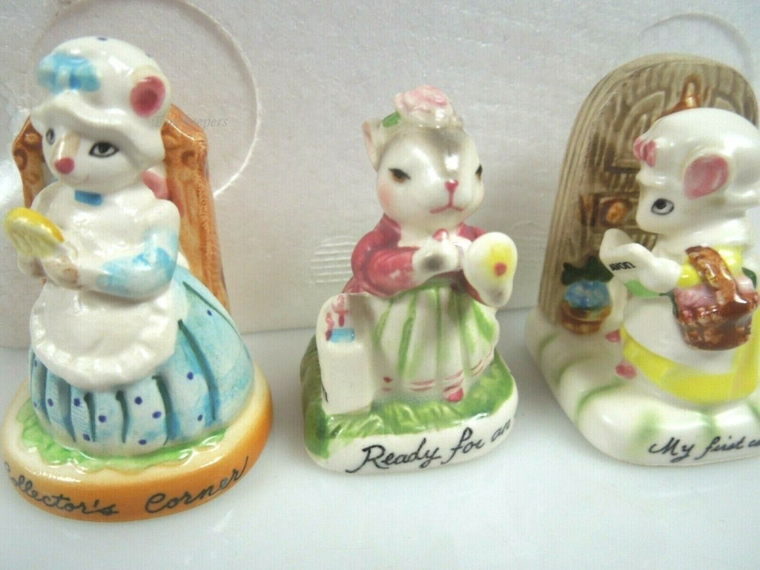 q919 Vintage Avon Collectibles 1982 Small Treasure Cherished Moments in Miniature Original box