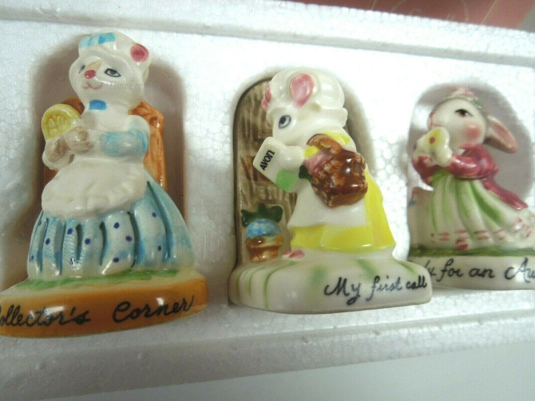 q919 Vintage Avon Collectibles 1982 Small Treasure Cherished Moments in Miniature Original box