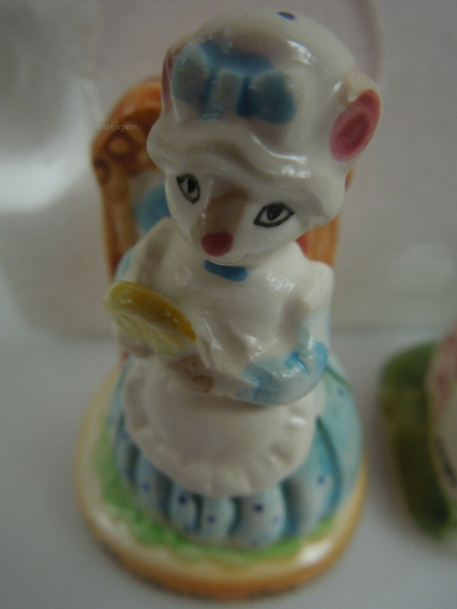 q919 Vintage Avon Collectibles 1982 Small Treasure Cherished Moments in Miniature Original box