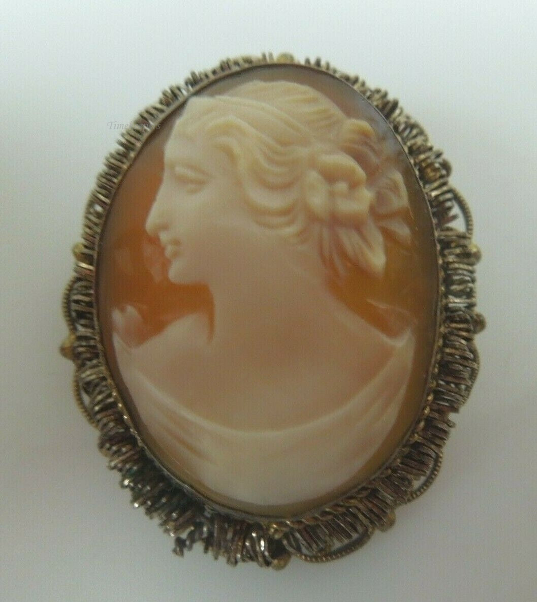 r016 Vintage Beautiful Gold Tone Carved Shell Cameo Ornate Pin Brooch Pendant