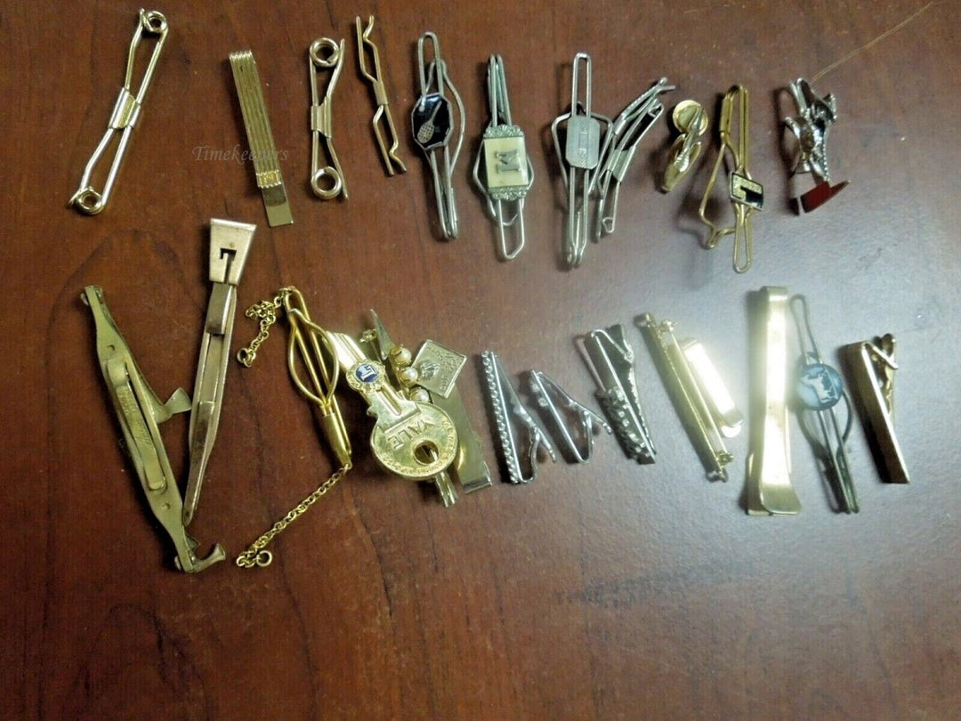 r298 Lot of 25 Tie Pins Mixed Men's jewelry Vintage