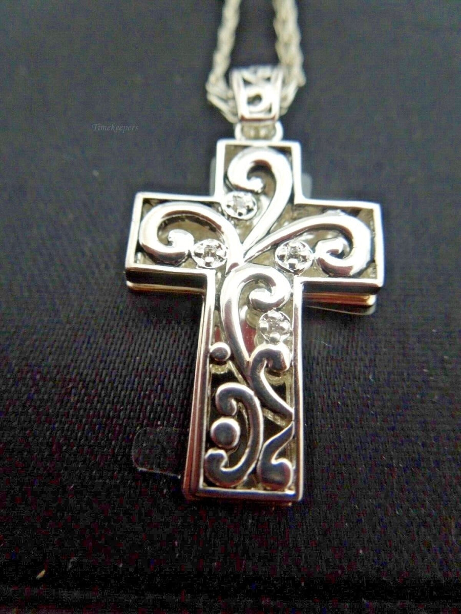 r338 Things Remembered, Silver color Chain with Cross Pendant Necklace 20.5" in Original Gift Box