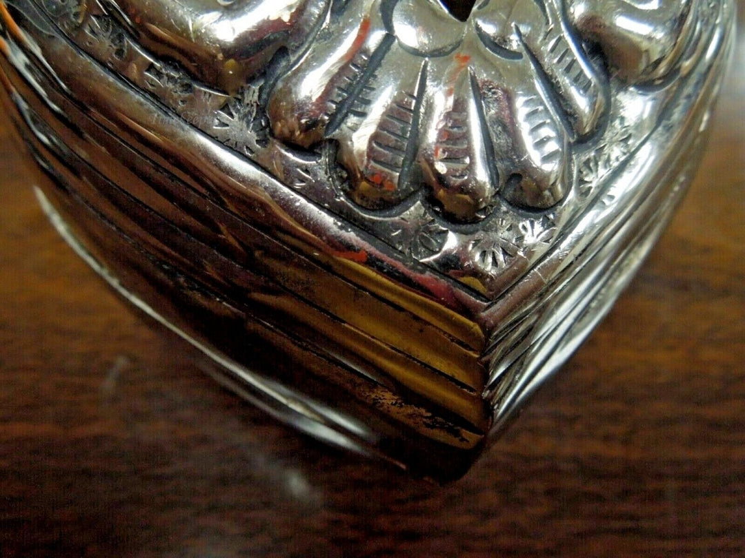 r683 Vintage Heart Shaped Metal Silvertone Ornate Trinket Jewelry Box with Lid 