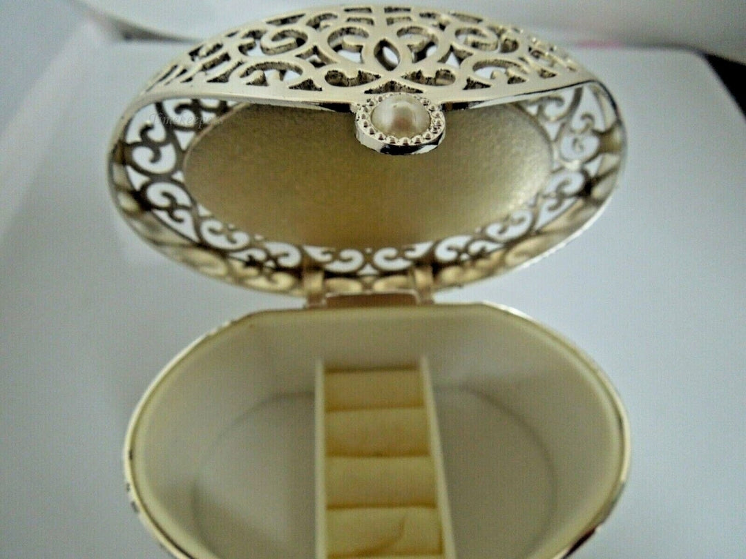 r969 Things Remembered Silver Plated Filigree Keepsake Jewelry Box-Mom Engraved