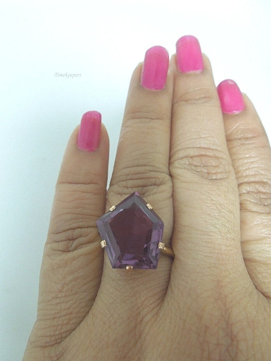 s051 Spinel Pentagonal Shape Gemstone set in 14kt Yellow Gold Ring Size 6.25 Signed,5.6g