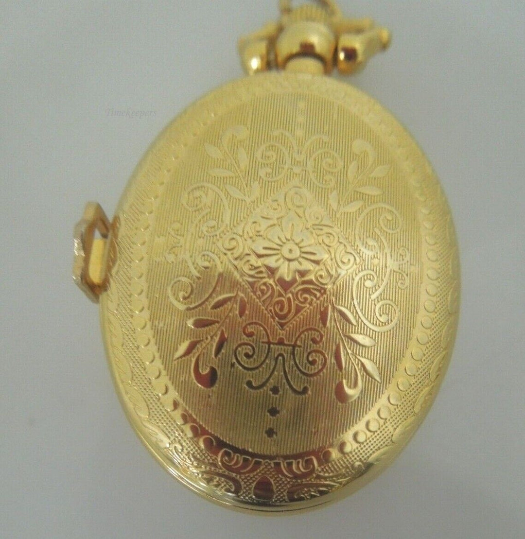 r867 Vintage Oval Etched Quartz Pocket Watch Clock Gold tone Pendant Rare