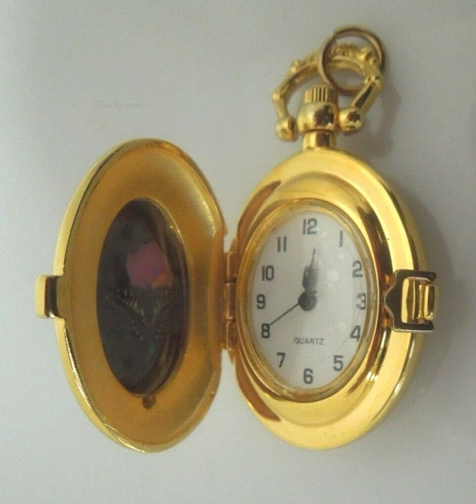 r867 Vintage Oval Etched Quartz Pocket Watch Clock Gold tone Pendant Rare