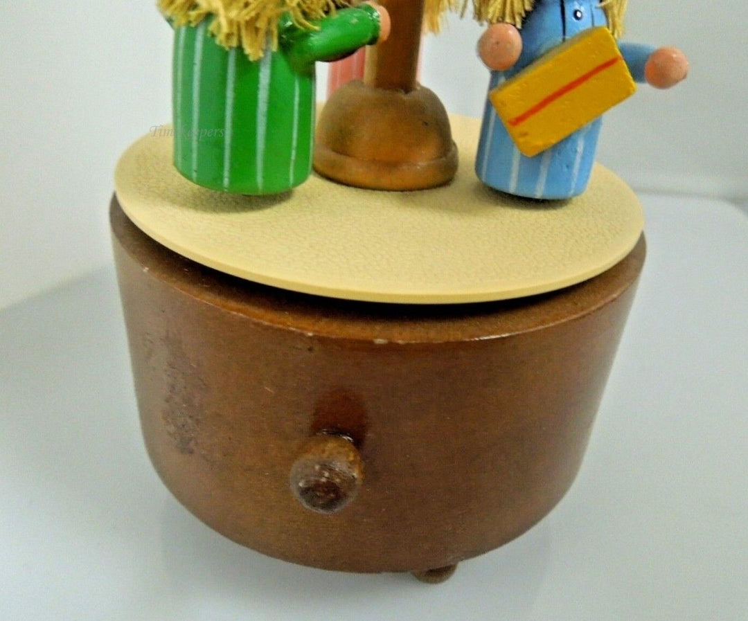 s025 Schmid Music Box Wood  Motion Christmas Tree Wish Upon a Star Vintage