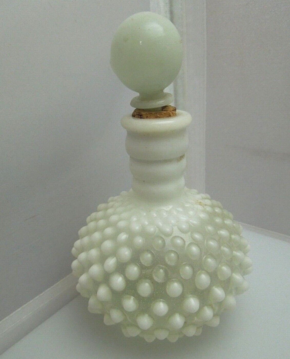 r398 Vintage Fenton White Moonstone Opalescent Hobnail Vanity Perfume Bottle w/ Stopper 6.5”