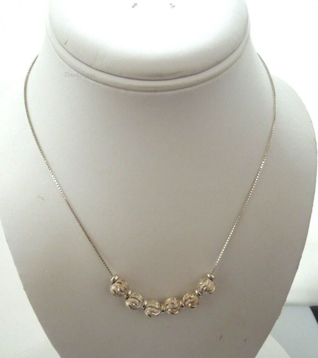 r994 Vintage Elegant Sterling Silver 8mm Laser/Diamond Cut  Beads Necklace 16"Italy