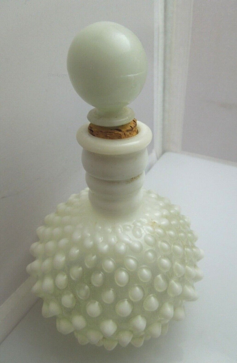 r398 Vintage Fenton White Moonstone Opalescent Hobnail Vanity Perfume Bottle w/ Stopper 6.5”