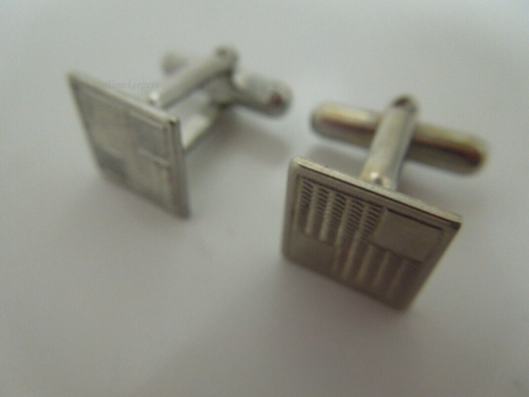 r984 Vintage Beautiful pair of silver tone square Cufflinks