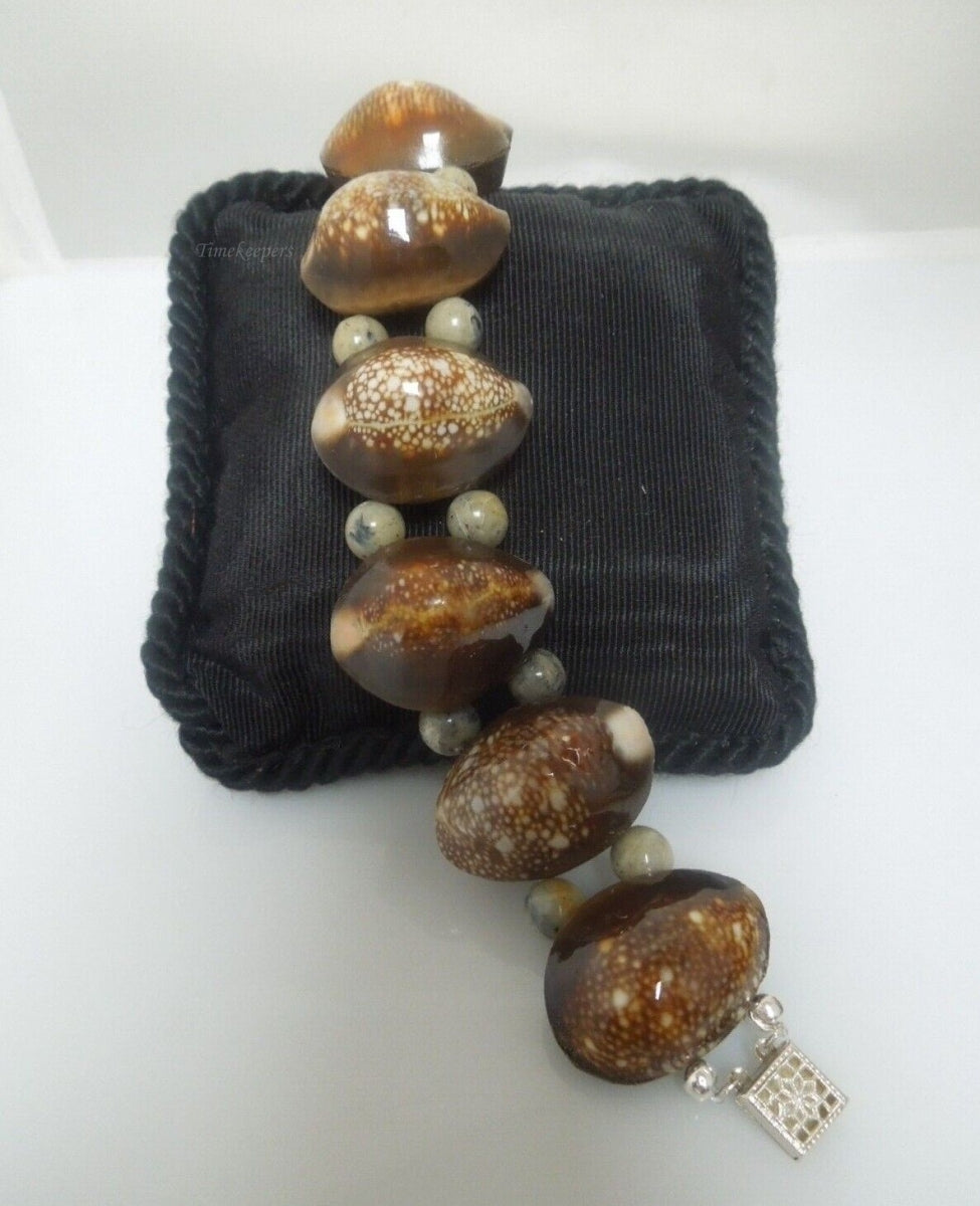 r822 Vintage Handmade Brown White Shell Wood Mounted Bracelet Sterling Silver Clasp