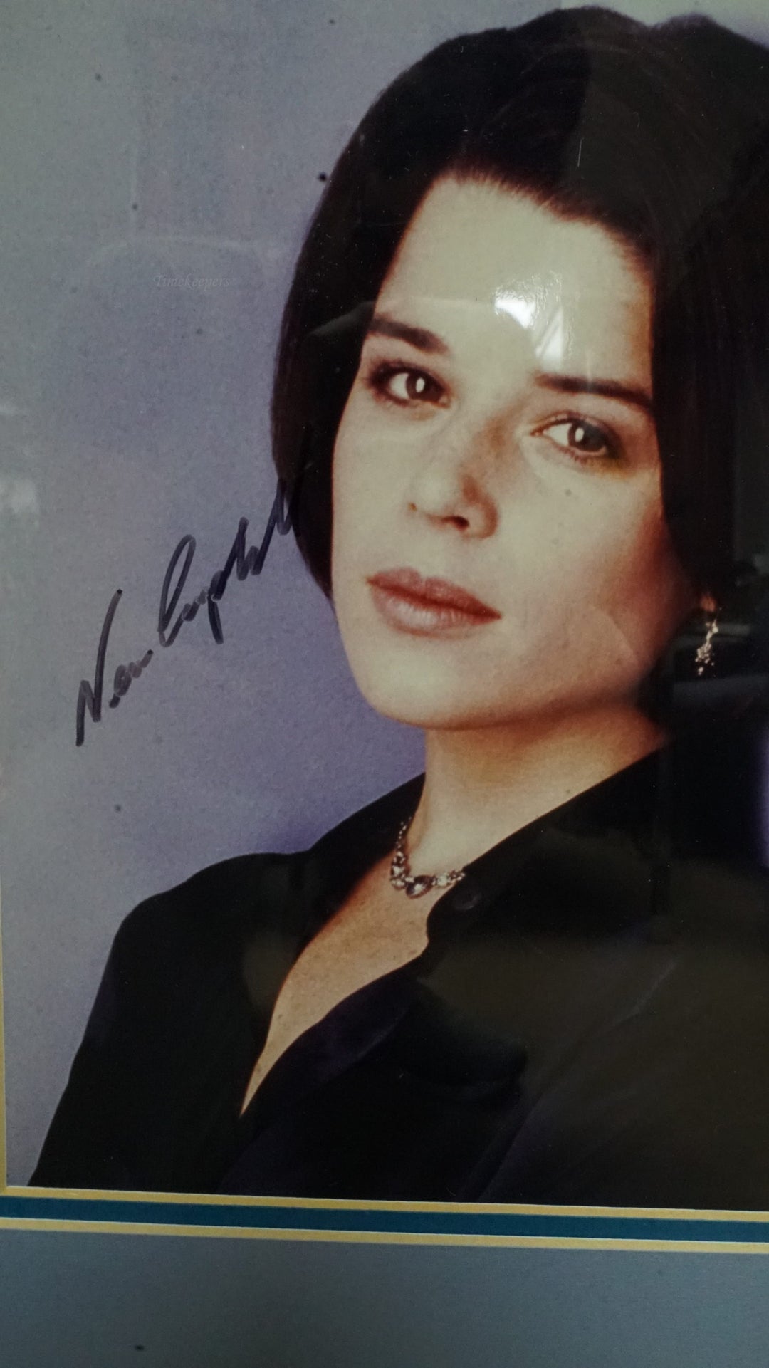 K097 Signed Neve Campbell Picture