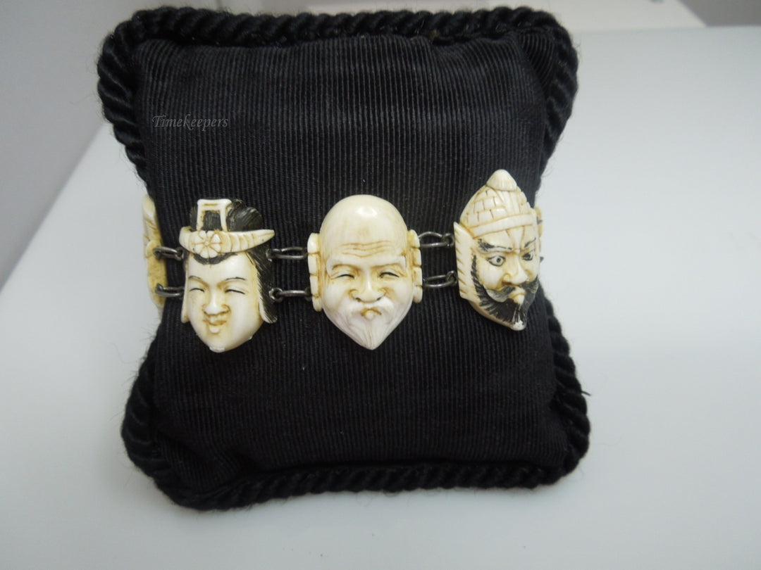 q233 Vintage Japanese Silver Carved Seven Lucky Gods Bracelet 6.5"