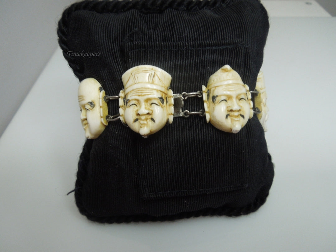 q233 Vintage Japanese Silver Carved Seven Lucky Gods Bracelet 6.5"