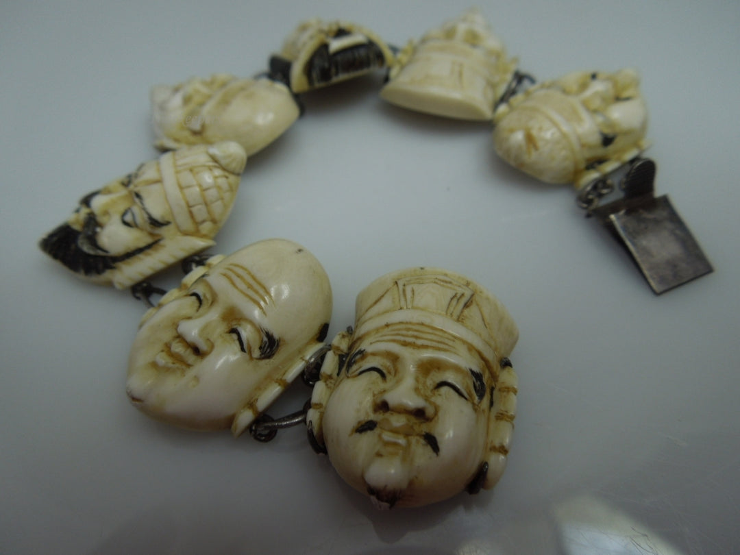 q233 Vintage Japanese Silver Carved Seven Lucky Gods Bracelet 6.5"