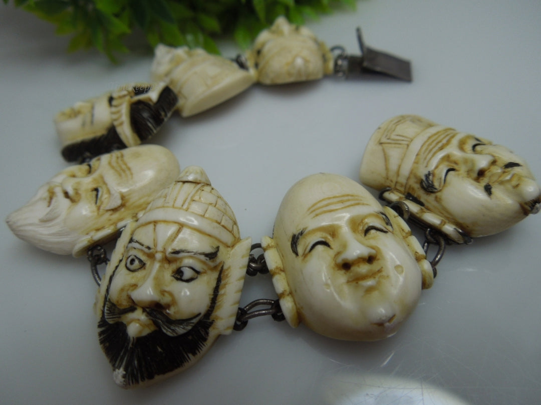q233 Vintage Japanese Silver Carved Seven Lucky Gods Bracelet 6.5"