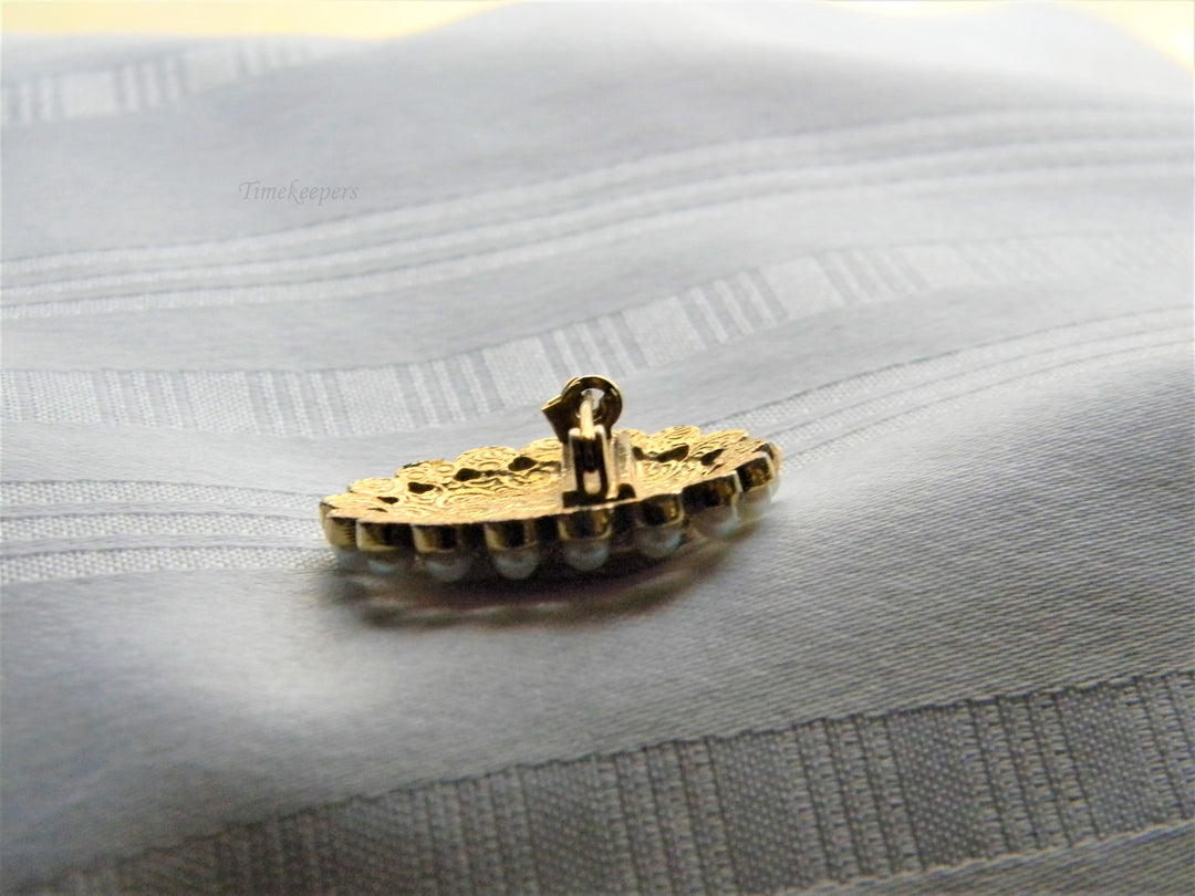 j551 Beautiful Retro Gold Tone Cameo Brooch with Faux Pearls