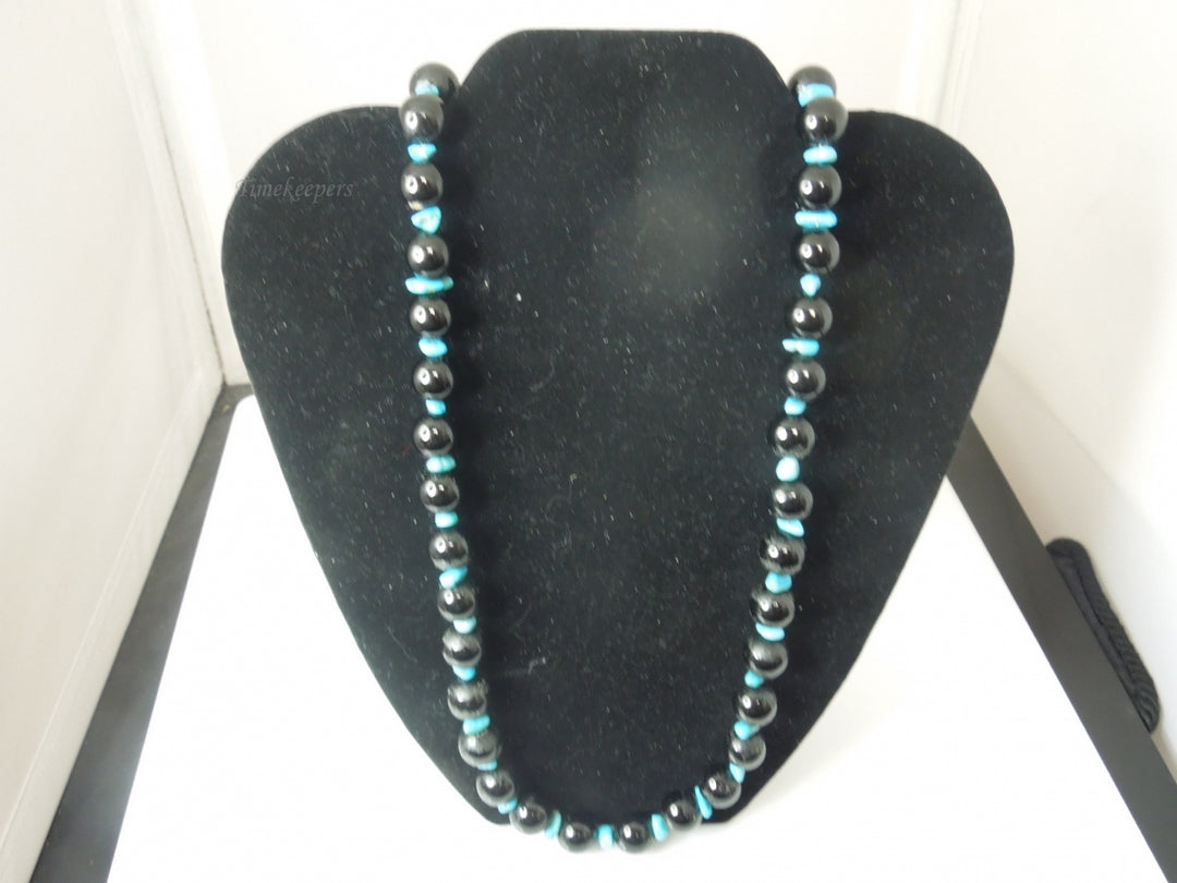 q255 Pretty Vintage Turquoise and Black Onyx Necklace 30" For Women
