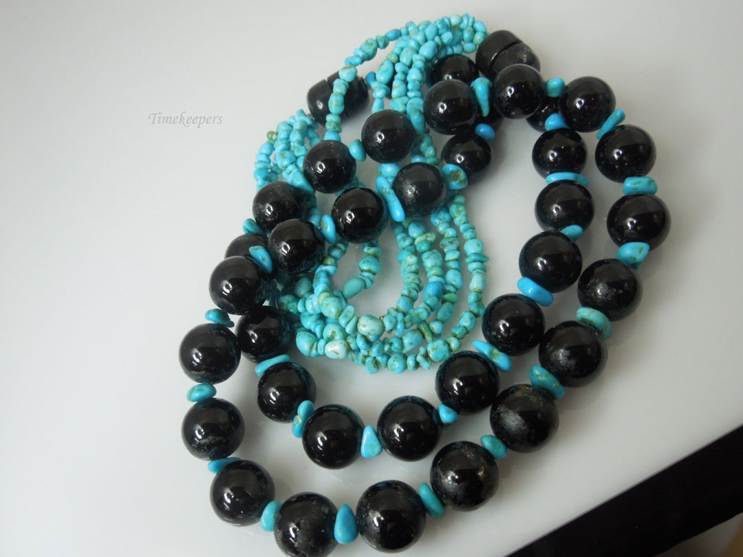 q255 Pretty Vintage Turquoise and Black Onyx Necklace 30" For Women