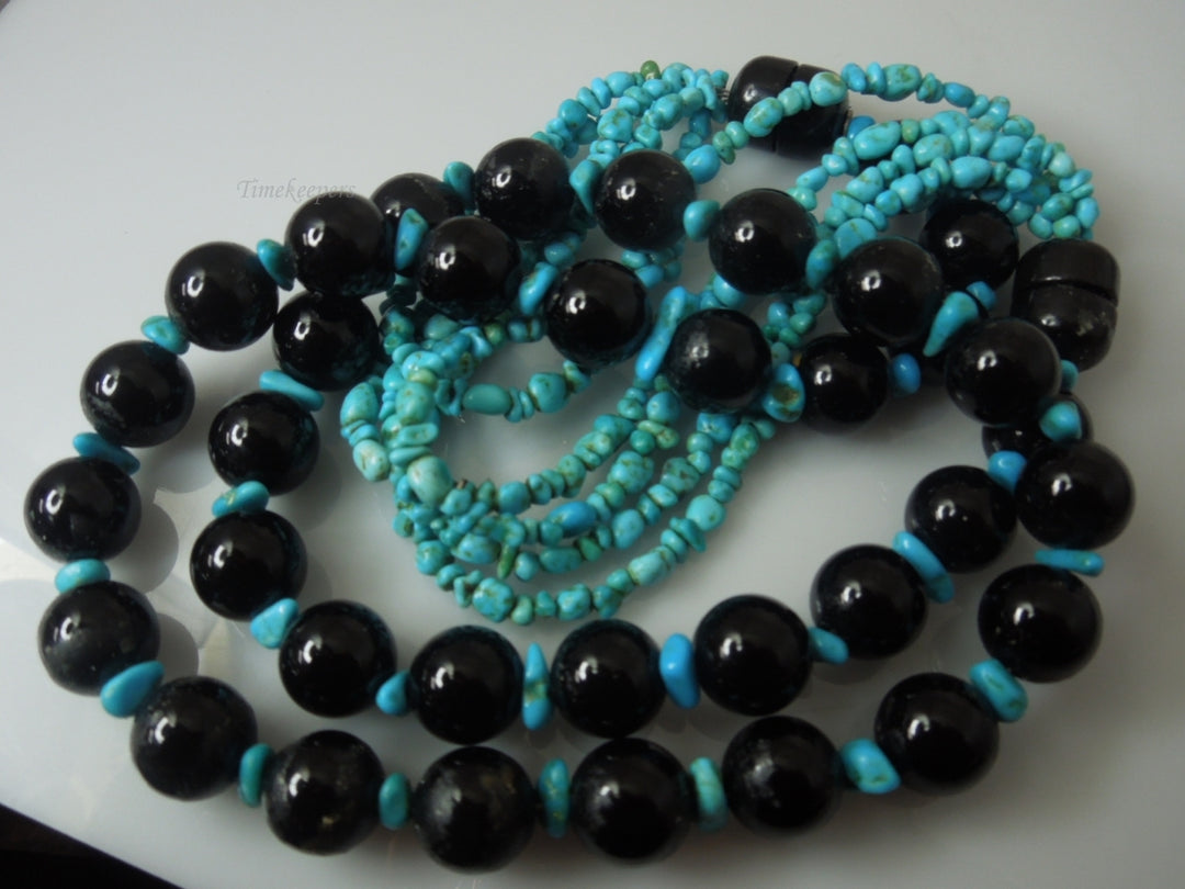 q255 Pretty Vintage Turquoise and Black Onyx Necklace 30" For Women