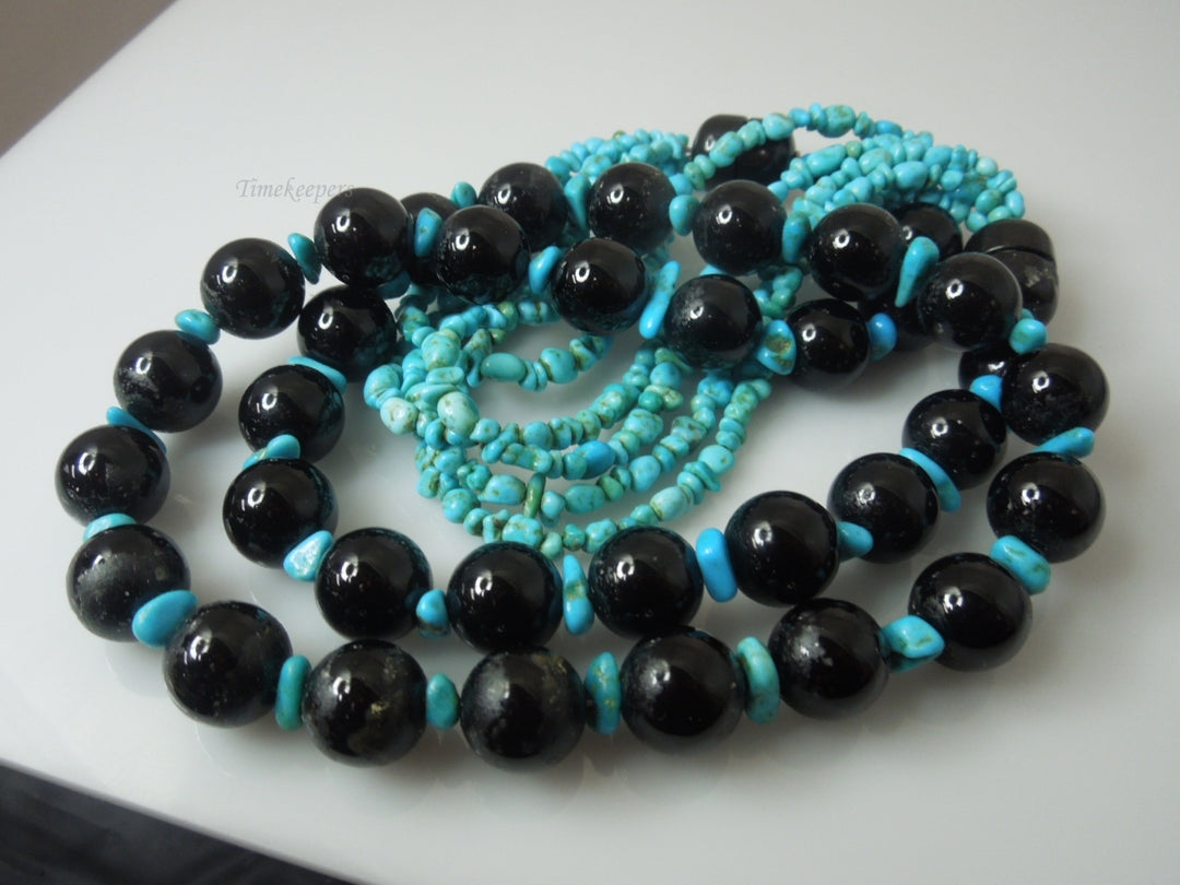 q255 Pretty Vintage Turquoise and Black Onyx Necklace 30" For Women