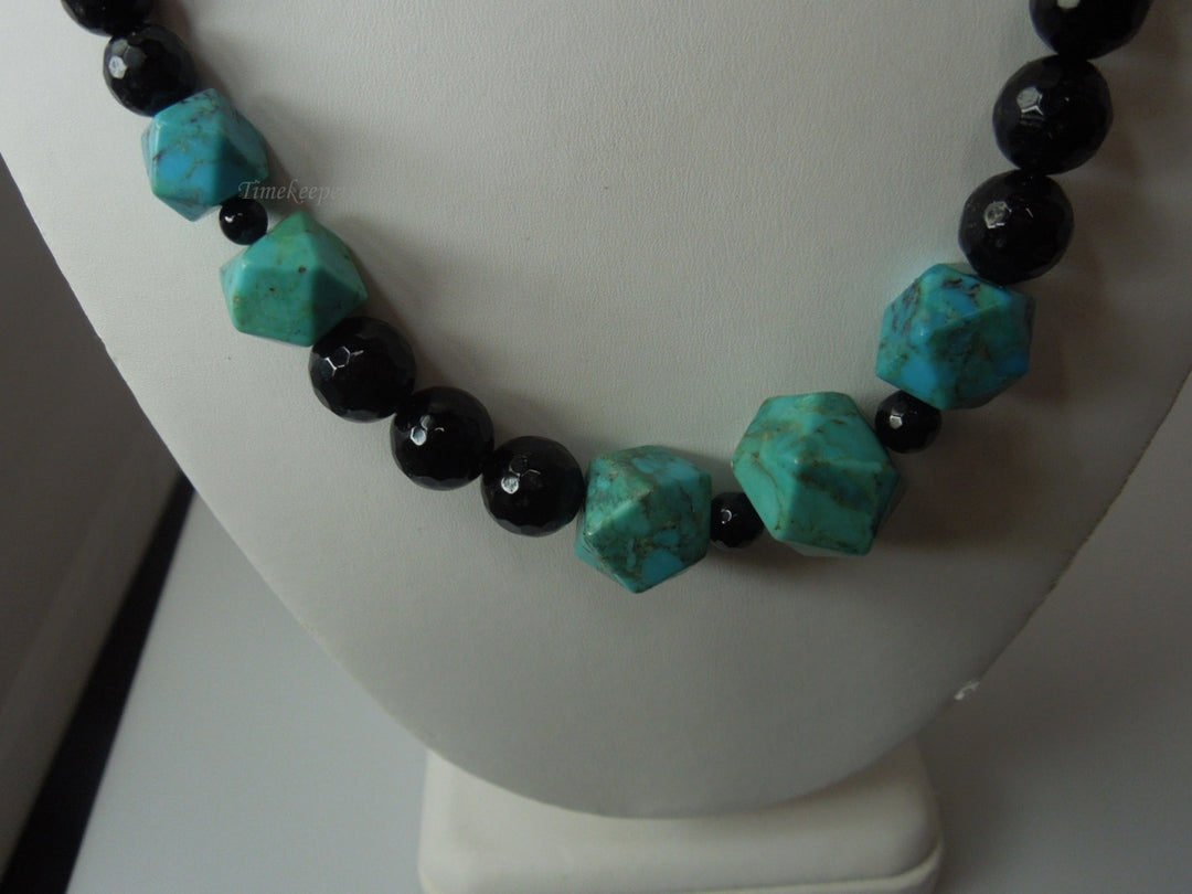 q256 Vintage Turquoise and Black Onyx Necklace 18" For Women