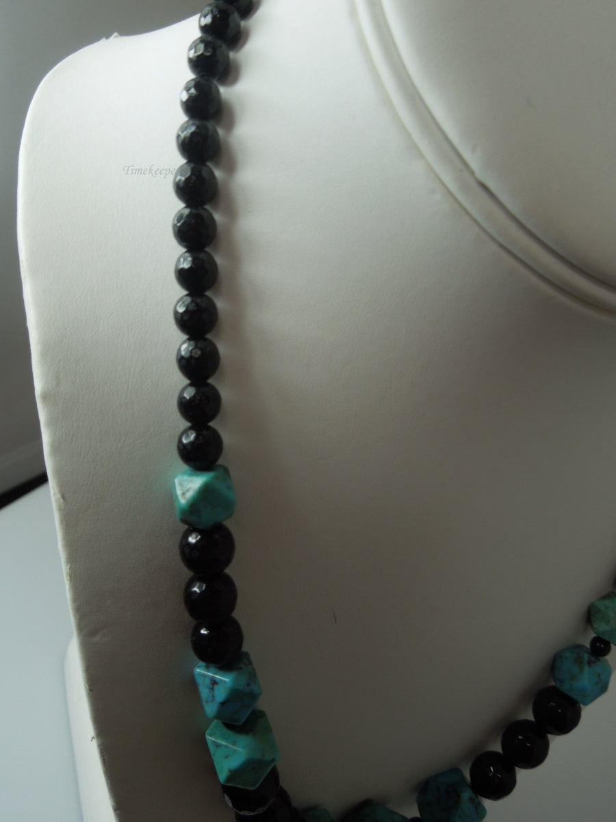 q256 Vintage Turquoise and Black Onyx Necklace 18" For Women