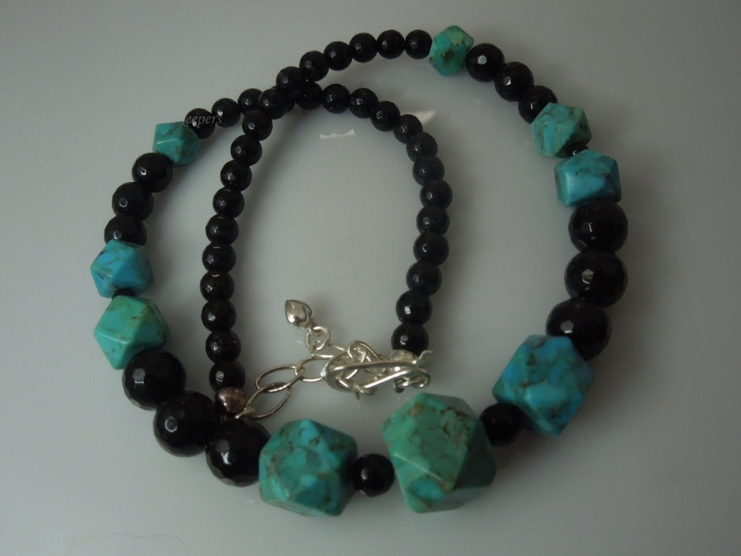 q256 Vintage Turquoise and Black Onyx Necklace 18" For Women